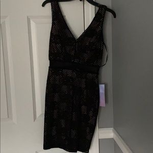 Midi body con tan& black patterned dress